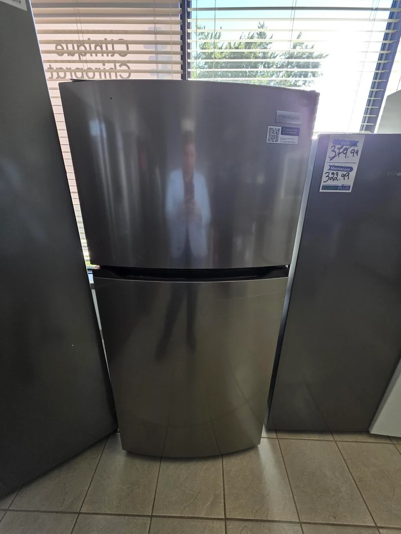 Frigidaire 28'' 13.9 pi cu Réfrigérateur - EnergyStarMD - Inox - FFHT1425VV - Boite Ouverte
