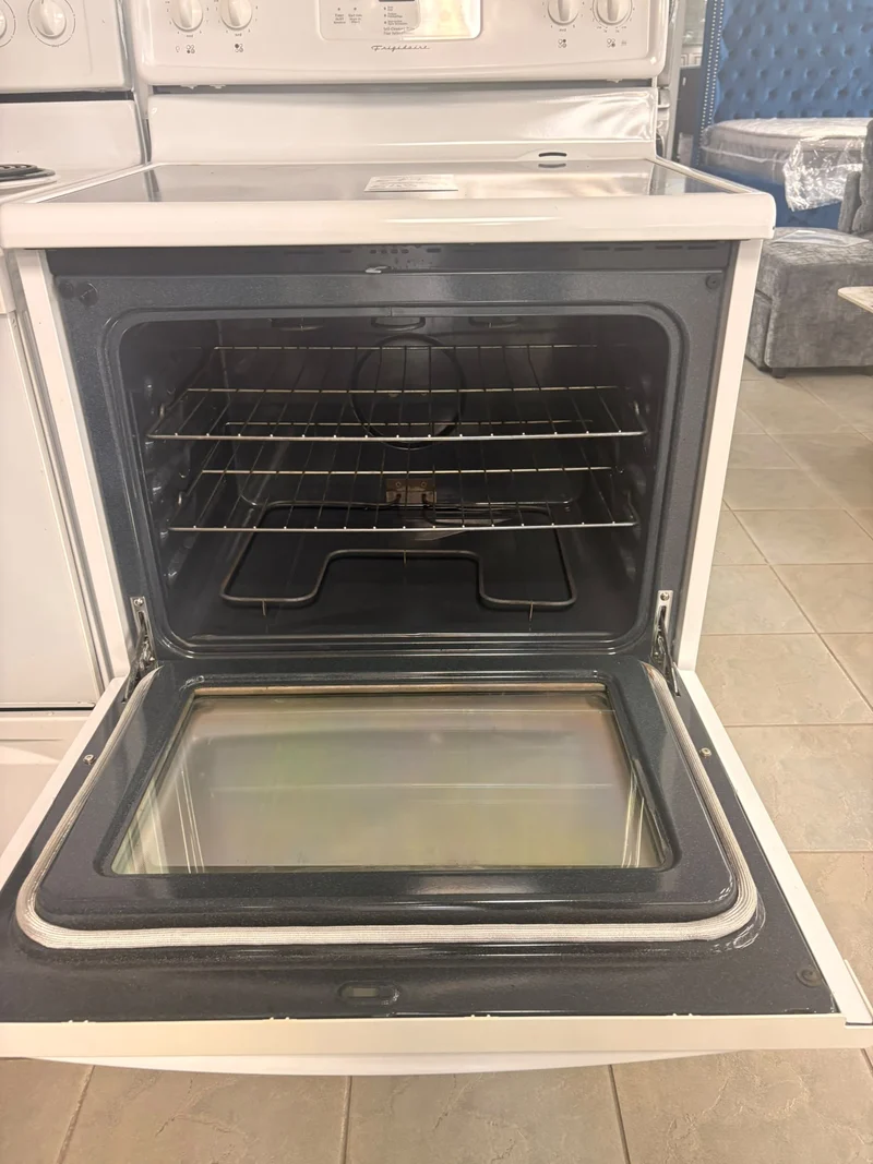 Frigidaire 30'' Cuisinière Vitrocéramique - Blanc - Reconditionnés