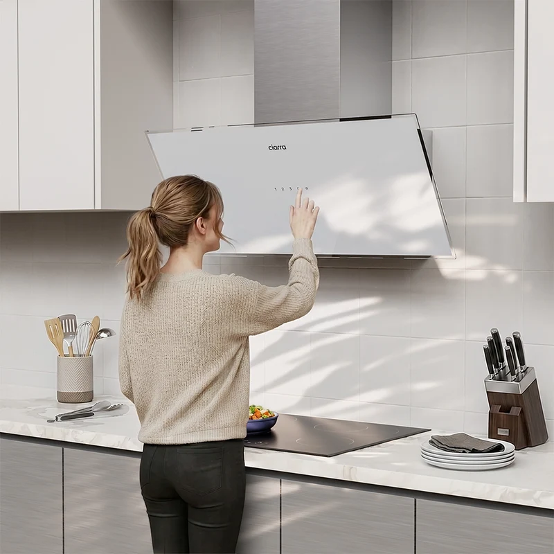 Ciarra Hotte Inclinée 90cm – A+++, Double Mode Recyclage/Évacuation, Verre Blanc & Inox, Connectée | CBCW9763A