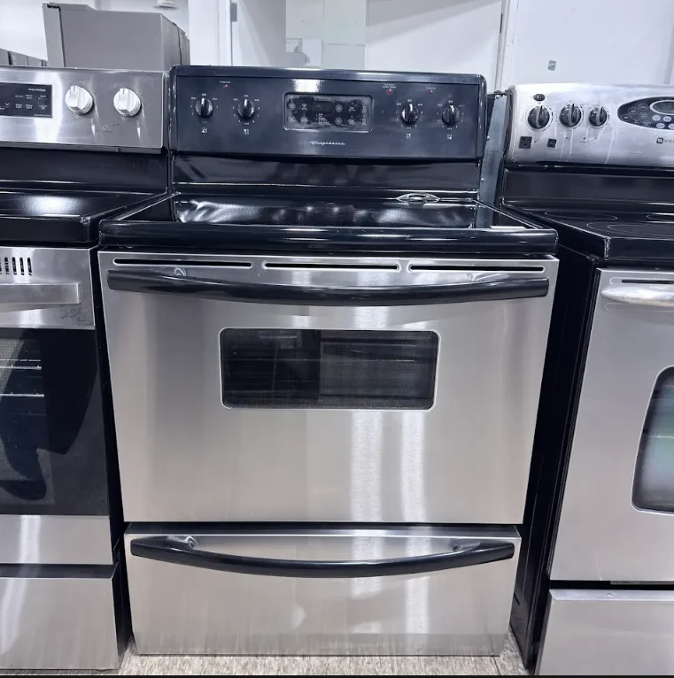 Frigidaire 30'' Cuisinière Vitrocéramique - Inox - Reconditionné