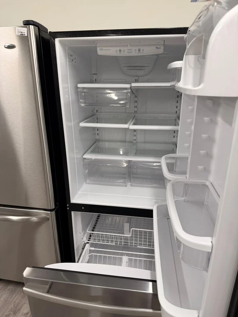 Whirlpool 30'' Réfrigérateur Congélateur Inférieur- Inox - Reconditionné