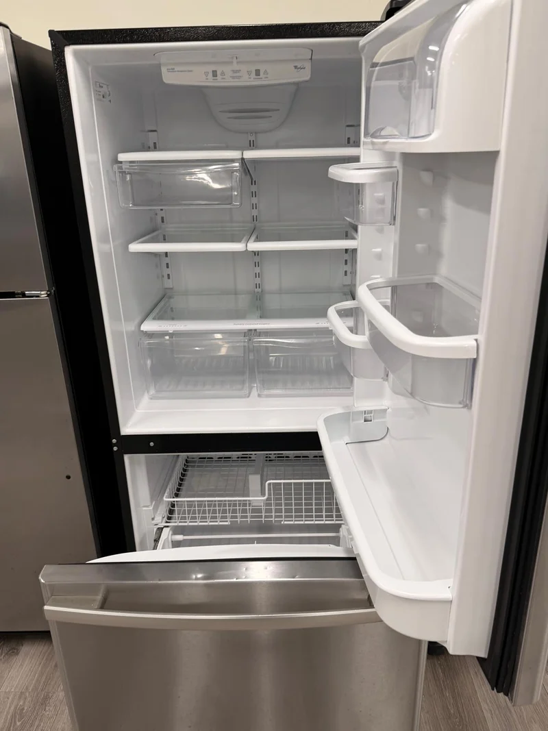 Whirlpool 30'' Réfrigérateur Congélateur Inférieur- Inox - Reconditionné