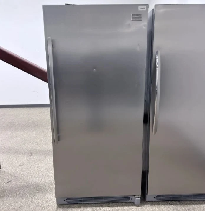 Frigidaire Professional 32'' Tout Réfrigérateur - Inox- Reconditionné