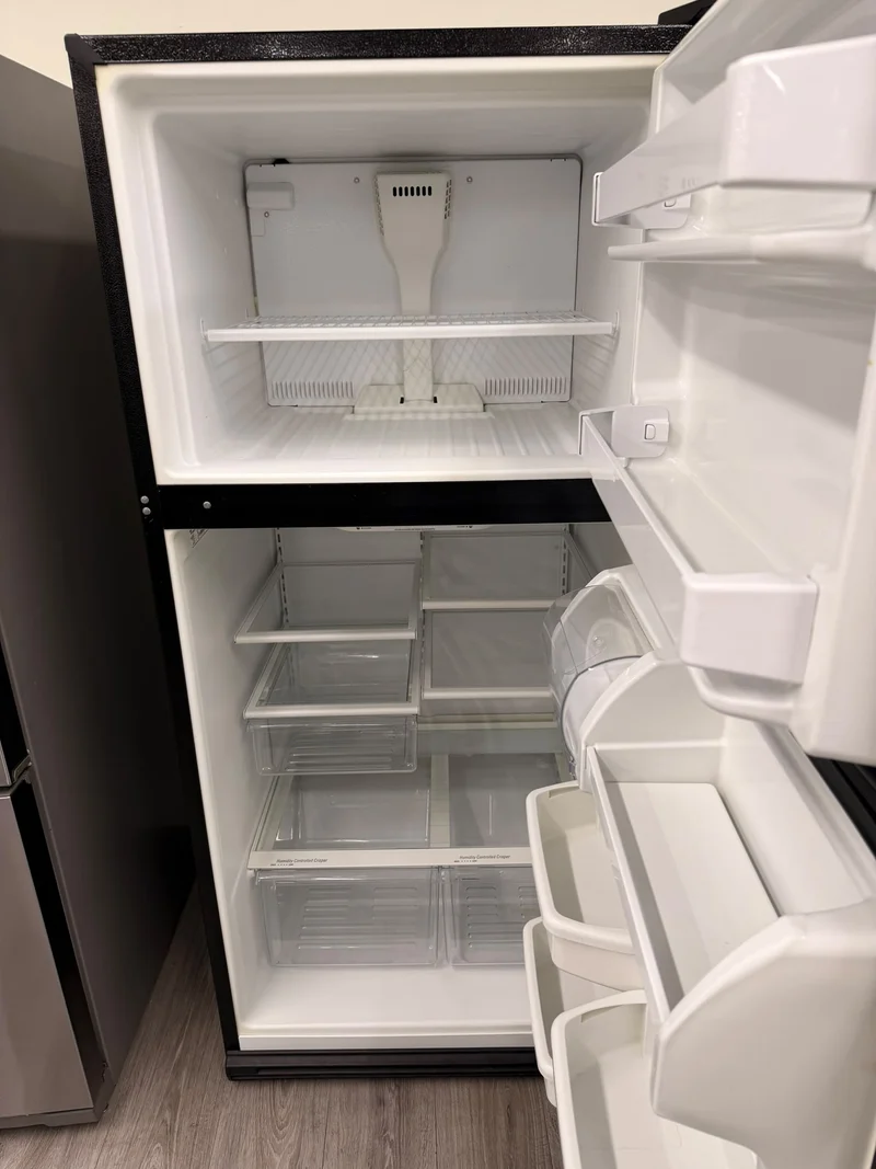 Whirlpool 30 '' Réfrigérateur Congélateur supérieur - Noir - Reconditionné
