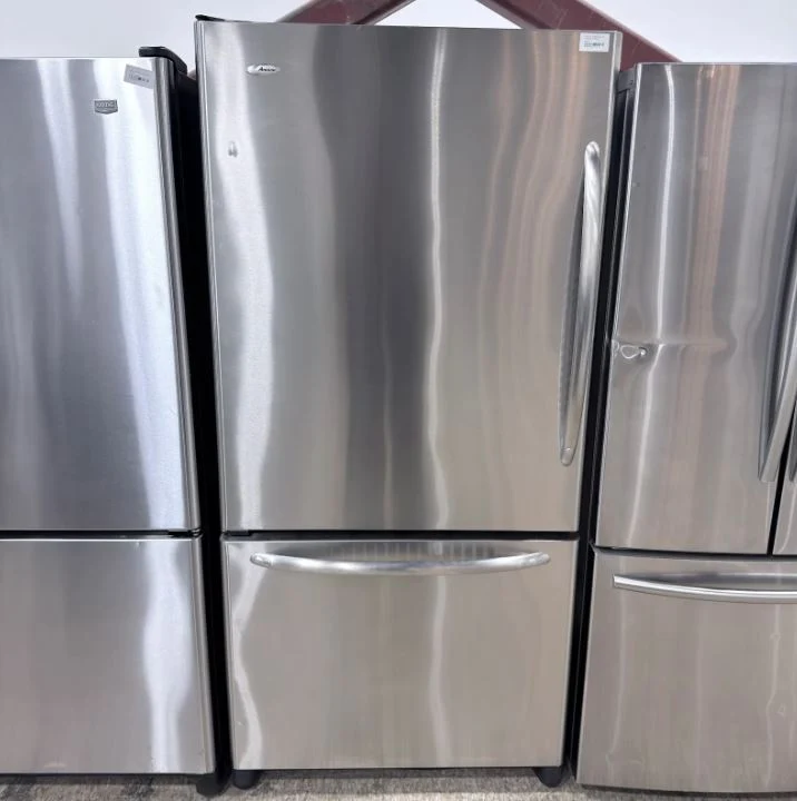 Amana 33'' Réfrigérateur Congélateur inférieur- Inox - Reconditionné