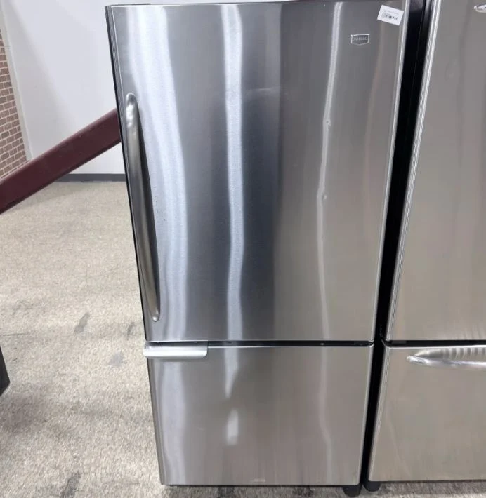 Maytag 30'' Réfrigérateur Congélateur inférieur- Inox - Reconditionné