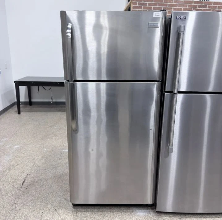 Frigidaire 30'' Réfrigérateur Congélateur Supérieur - Inox - Reconditionné
