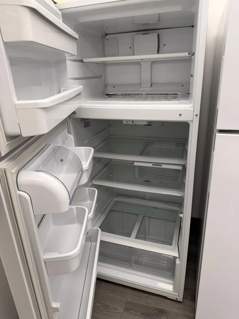 Whirlpool 28'' Réfrigérateur Congélateur Supérieur - Blanc - Reconditionné