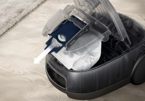 ASPIRATEUR TRAINEAU AVEC SAC ELECTROLUX EB61C4DB