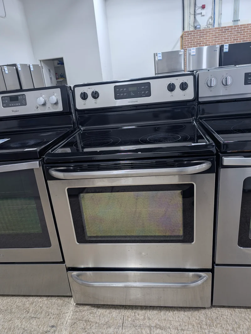 Frigidaire 30'' Cuisinière Vitrocéramique - Inox - Reconditionnés