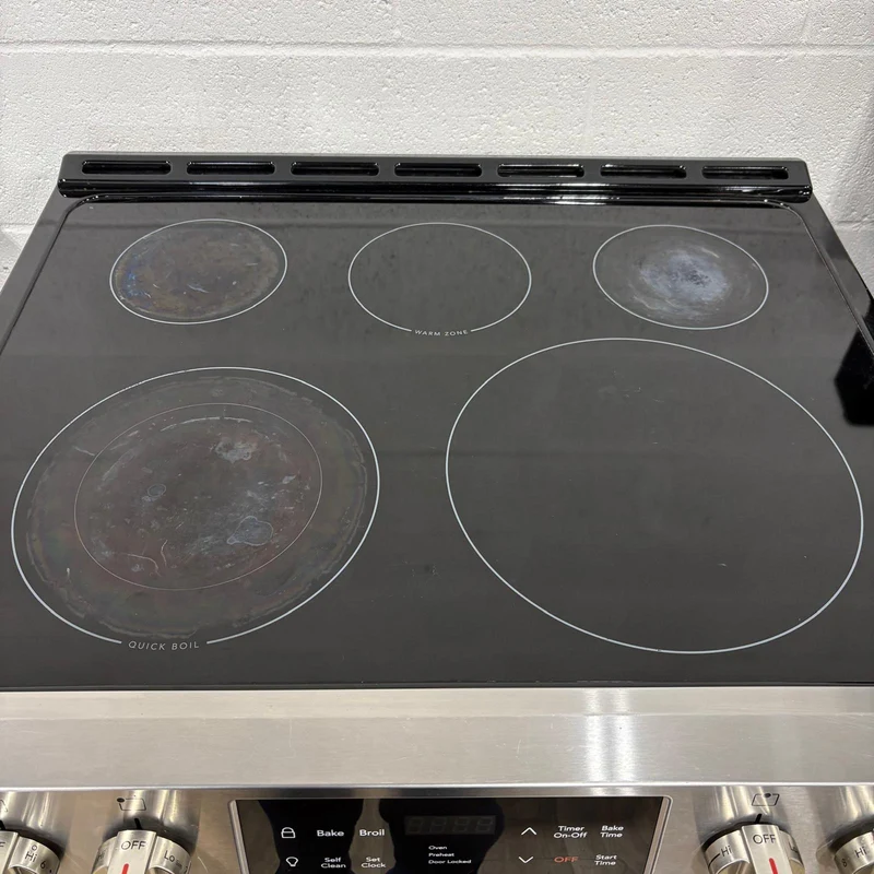 Frigidaire 30'' Cuisinière Vitrocéramique -encastrée - Inox - Reconditionnée
