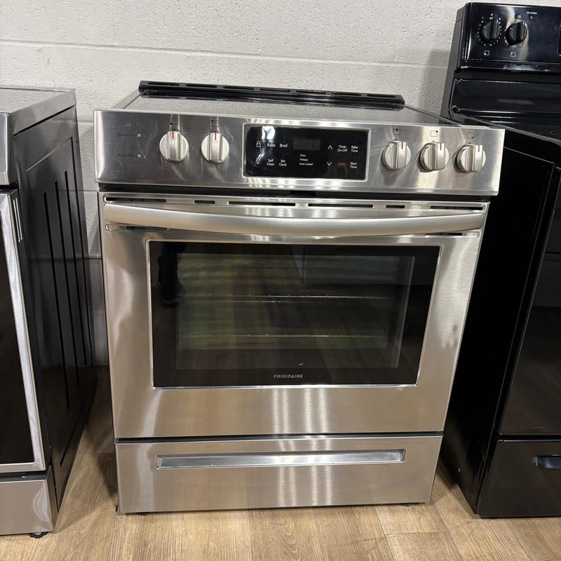 Frigidaire 30'' Cuisinière Vitrocéramique -encastrée - Inox - Reconditionnée