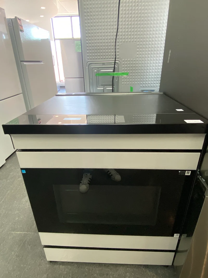 Samsung cuisinière 30 '' 6.3 pi.cu. - BESPOKE - induction- blanc - NSI6DB990012AC - boîte ouvertes