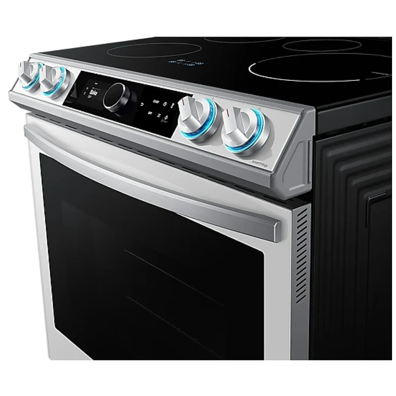 Samsung 30 " 6.3 pi.cu. Cuisinière à induction Samsung Bespoke NE63BB891112AC - Blanc - Boîte ouverte