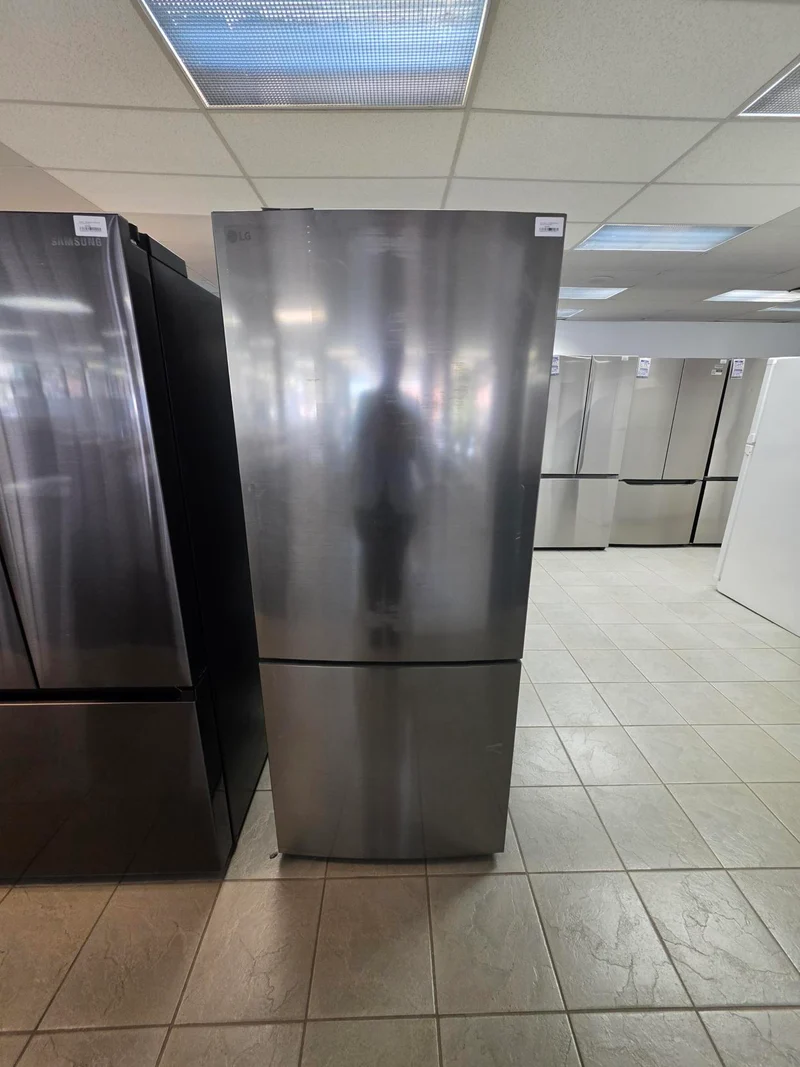 LG 28 '' 14.7 cu. - Réfrigérateur à congélateur Infèrieur – Inox - LBNC15251V - Boîte ouverte