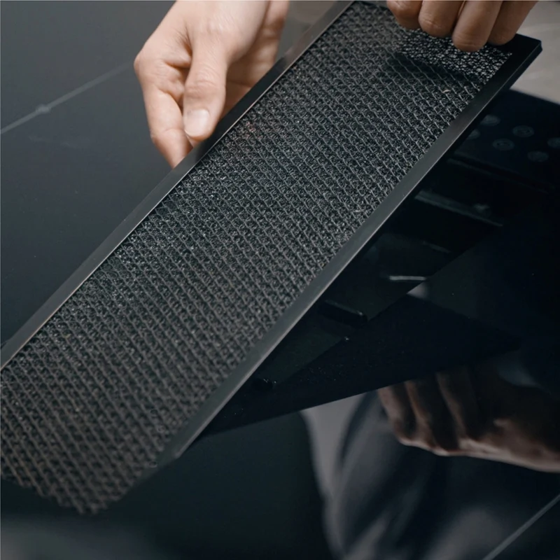 Ciarra ONE Plaque à Induction avec Hotte Intégrée Compact 590 mm avec Système Plasma⁺ Intégré et Boost et Flexzone CBBEH594BBF-OW