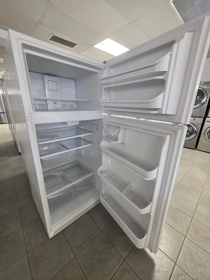 Frigidaire 30'' Réfrigérateur Congélateur Supérieur - Blanc - Reconditionné
