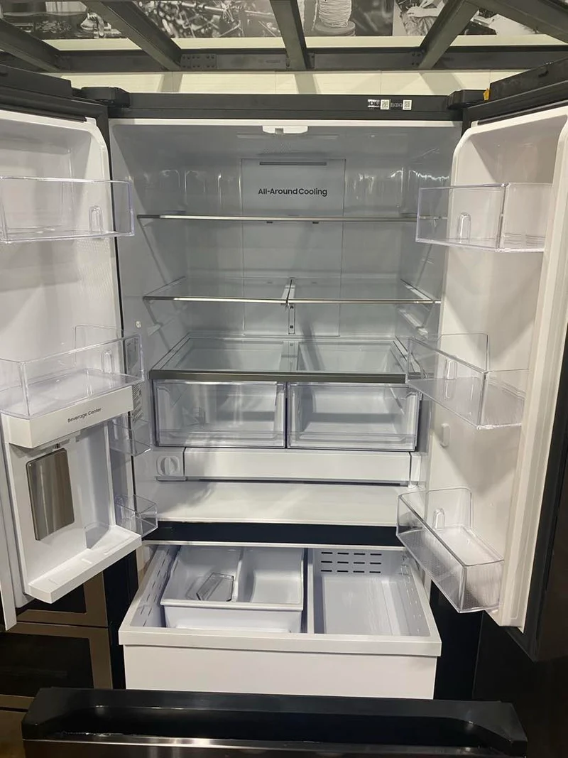 Samsung 33" 24.5 pi.cu - Réfrigérateur à deux battants - Beverage Center à l’intérieur - Inox Noir - RF25C5551SG - Boîte ouverte