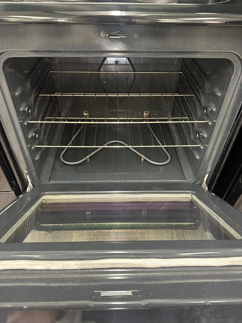 Frigidaire 30'' Cuisinière vitrocéramique - Noir - Reconditionnée