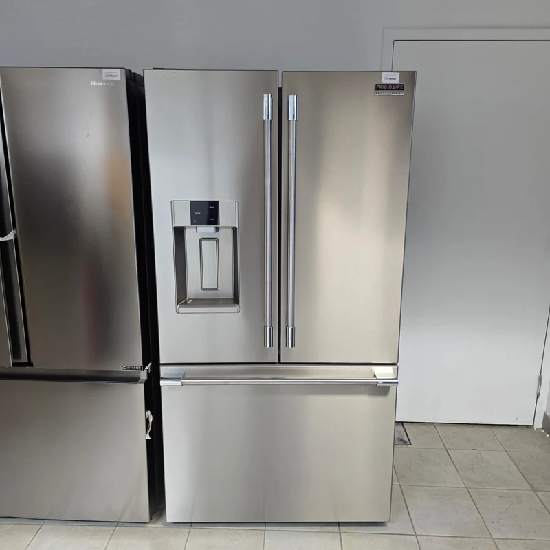 Frigidaire Professional 36'' 22.6 pi cu Réfrigérateur - Distributeur eau et glace - Inox - PRFC2383AF - Boîte Ouverte