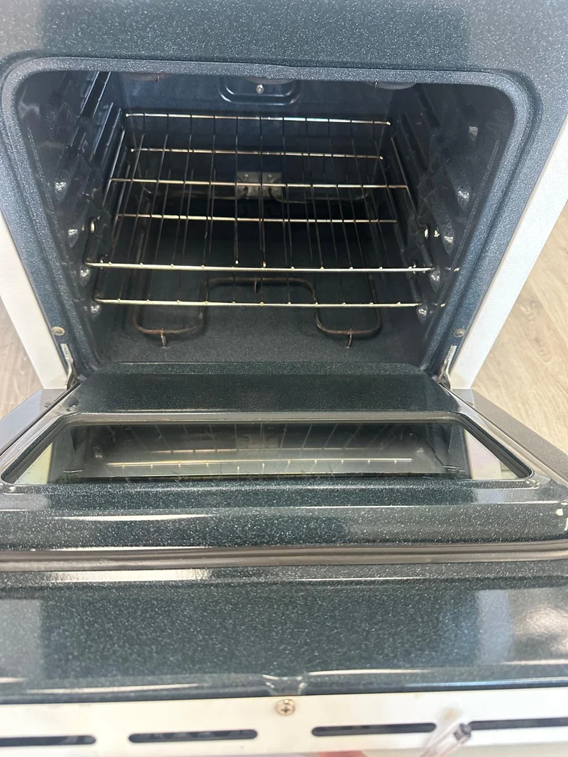 Frigidaire 24'' Cuisinière - Serpentin - Blanc - Reconditionné
