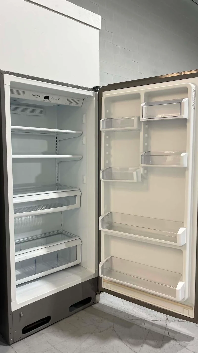Frigidaire Professional 32'' Tout Réfrigérateur - Inox- Reconditionné