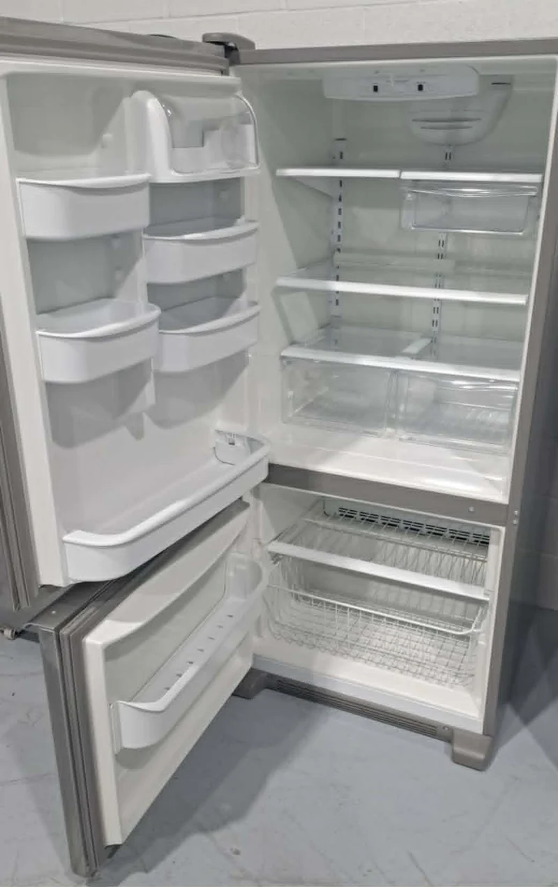 Whirlpool - 30" - Congélateur inferieur- Inox - Reconditionné