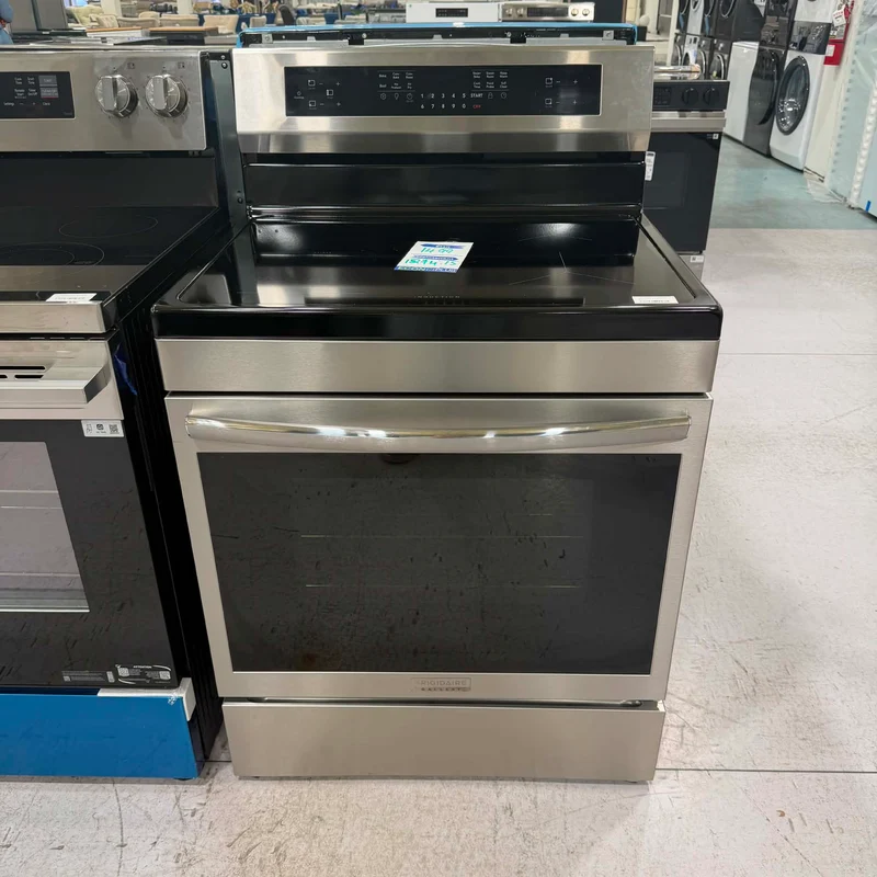 Frigidaire Gallery 30'' 5.3 pi cu Cuisinière à Induction - Friture à l'air chaud - Inox - GCRI306CBF - Boîte Ouverte