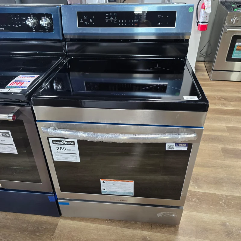 Frigidaire Gallery 30'' 5.3 pi cu Cuisinière à Induction - Friture à l'air chaud - Inox - GCRI306CBF - Boîte Ouverte