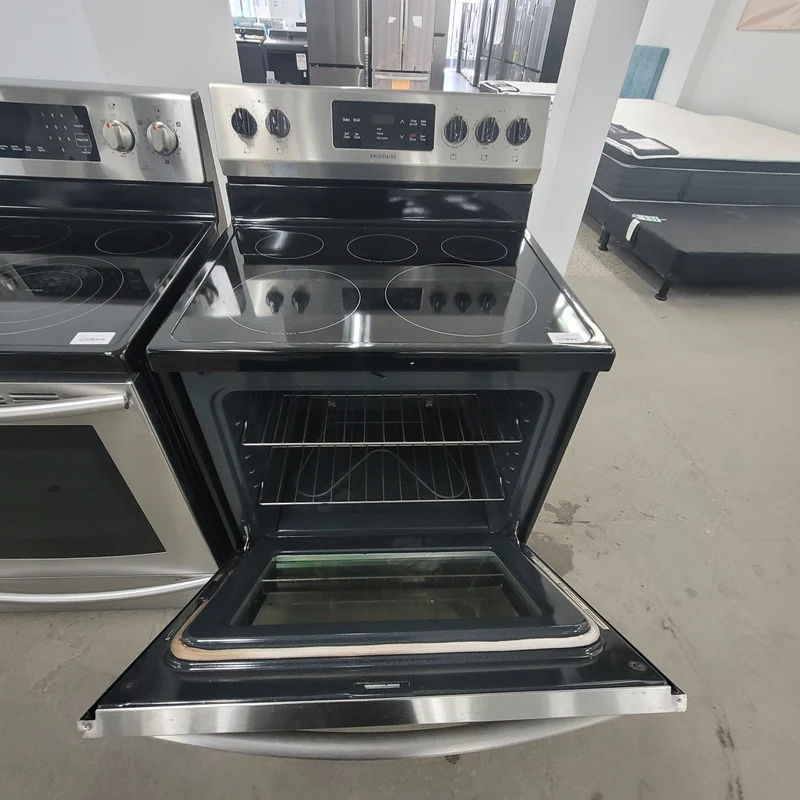 Frigidaire 30'' Cuisinière Vitrocéramique - Inox - Reconditionnée