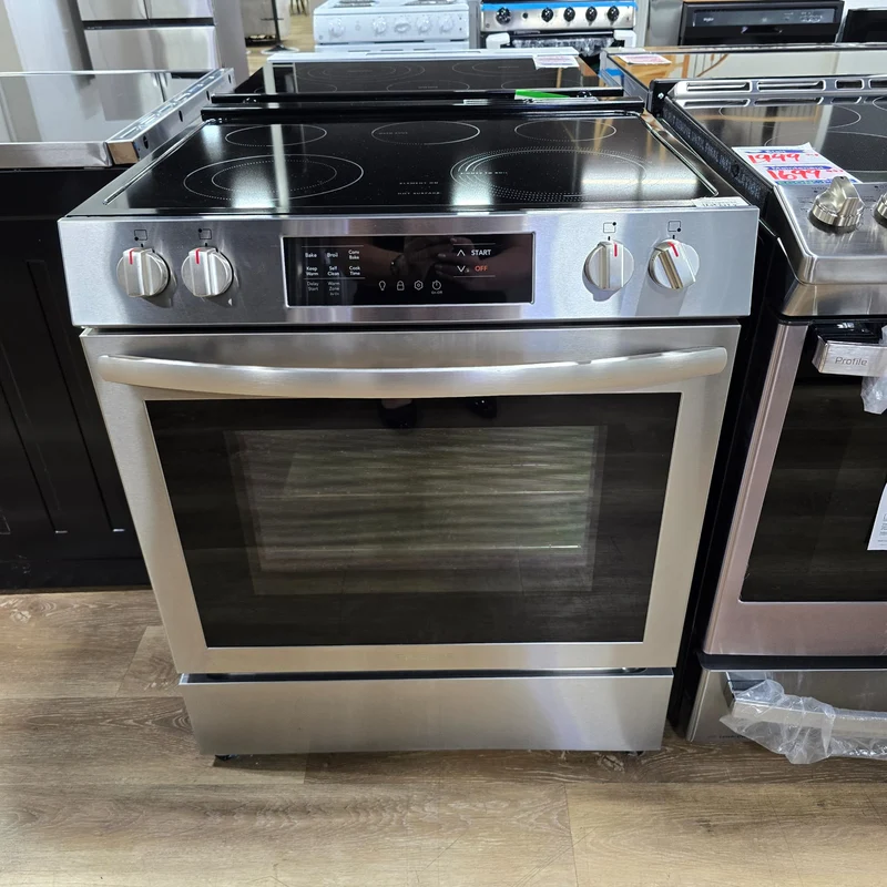 Frigidaire 30'' 5.3 pi cu Cuisinière - Autoportante - Autonettoyant - Inox - FCFE308CAS - Boîte Ouverte