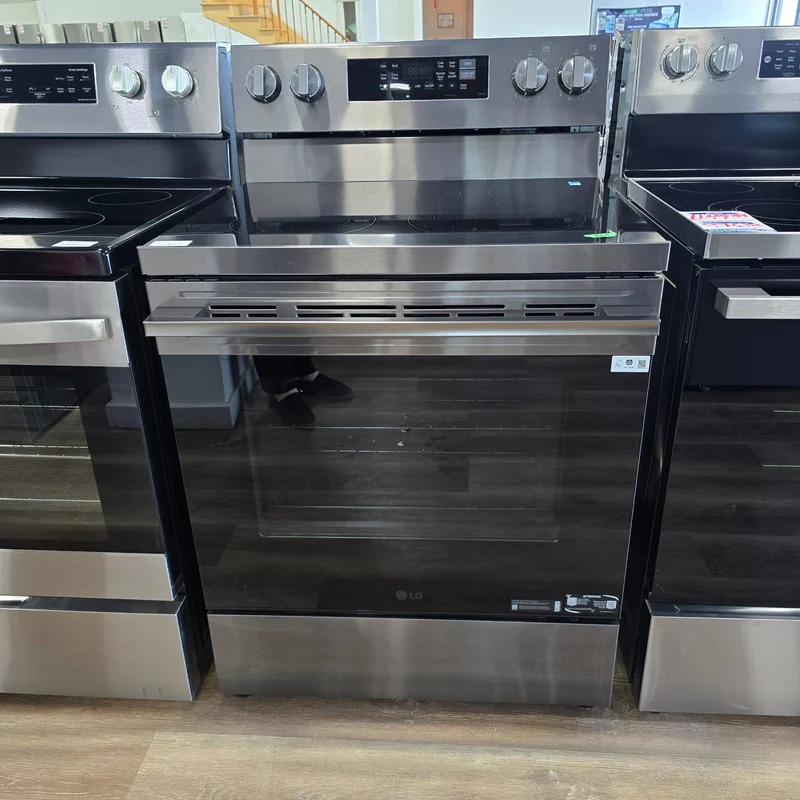 LG 30'' 6.3 pi cu Cuisinière Vitrocéramique - Air Fryer - EnergyStar - Inox noir - LREN6323ZE - Boîte Ouverte
