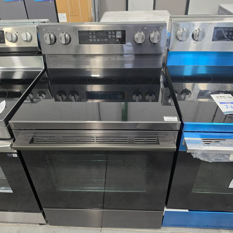 LG 30'' 6.3 pi cu Cuisinière Vitrocéramique - Air Fryer - EnergyStar - Inox noir - LREN6323ZE - Boîte Ouverte