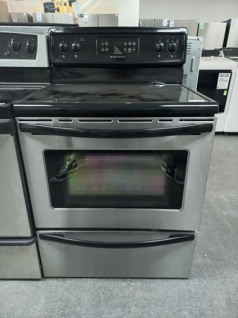 Frigidaire 30'' Cuisinière vitrocéramique - Inox - reconditionné