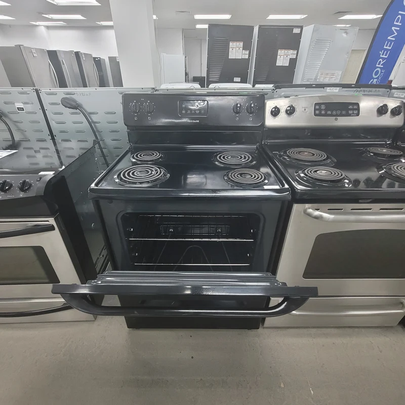 Frigidaire 30'' Cuisinière Serpentin- Noir - Reconditionné
