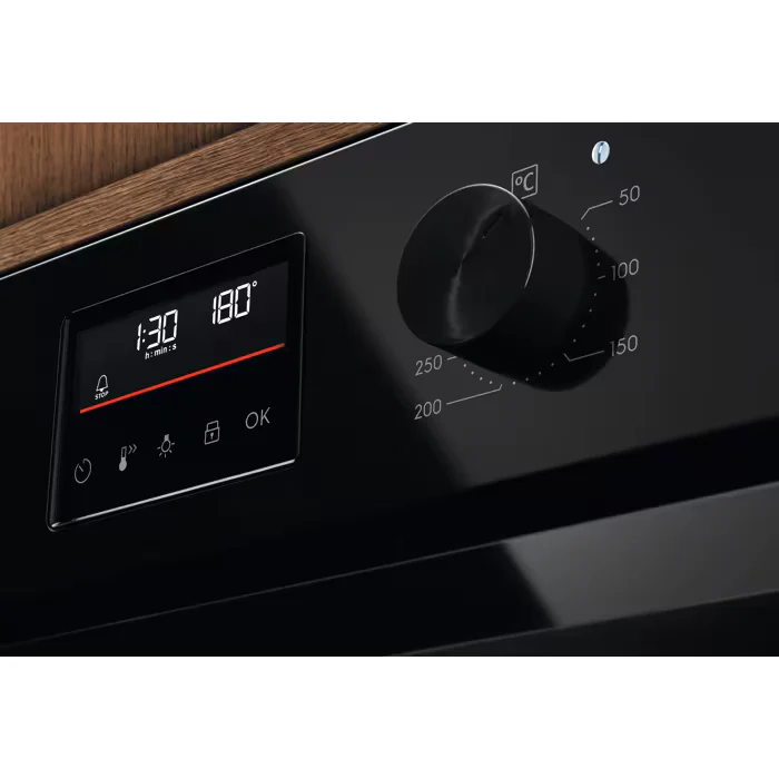 Four Catalyse 300 SurrounCook® avec SteamBake ELECTROLUX EOD3C04K