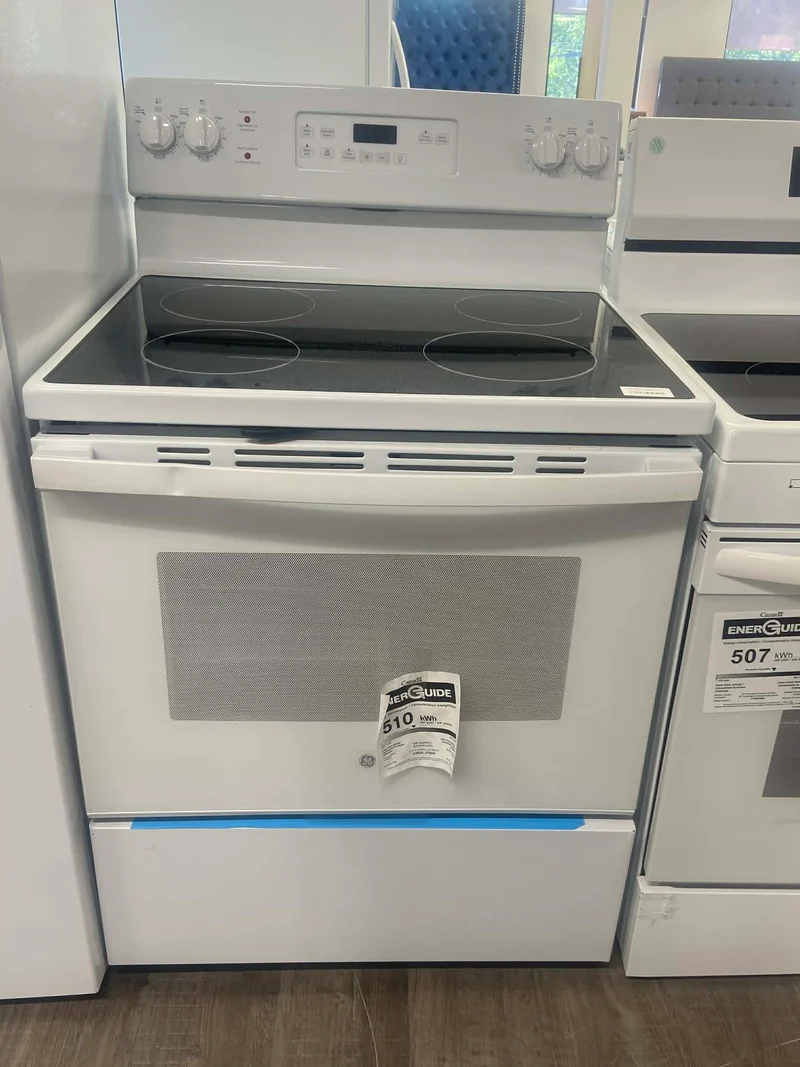 GE 30'' 5.0 pi cu Cuisinière Vitrocéramique - Blanc - JCB630DKWW - Boîte Ouverte