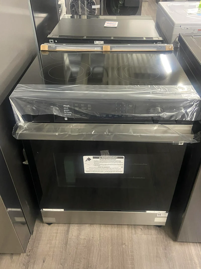 Samsung 30'' 6.3 pi cu. Cuisinière encastrable - wifi -autonettoyant - noir inox - NSE6DG8100S - Neuf