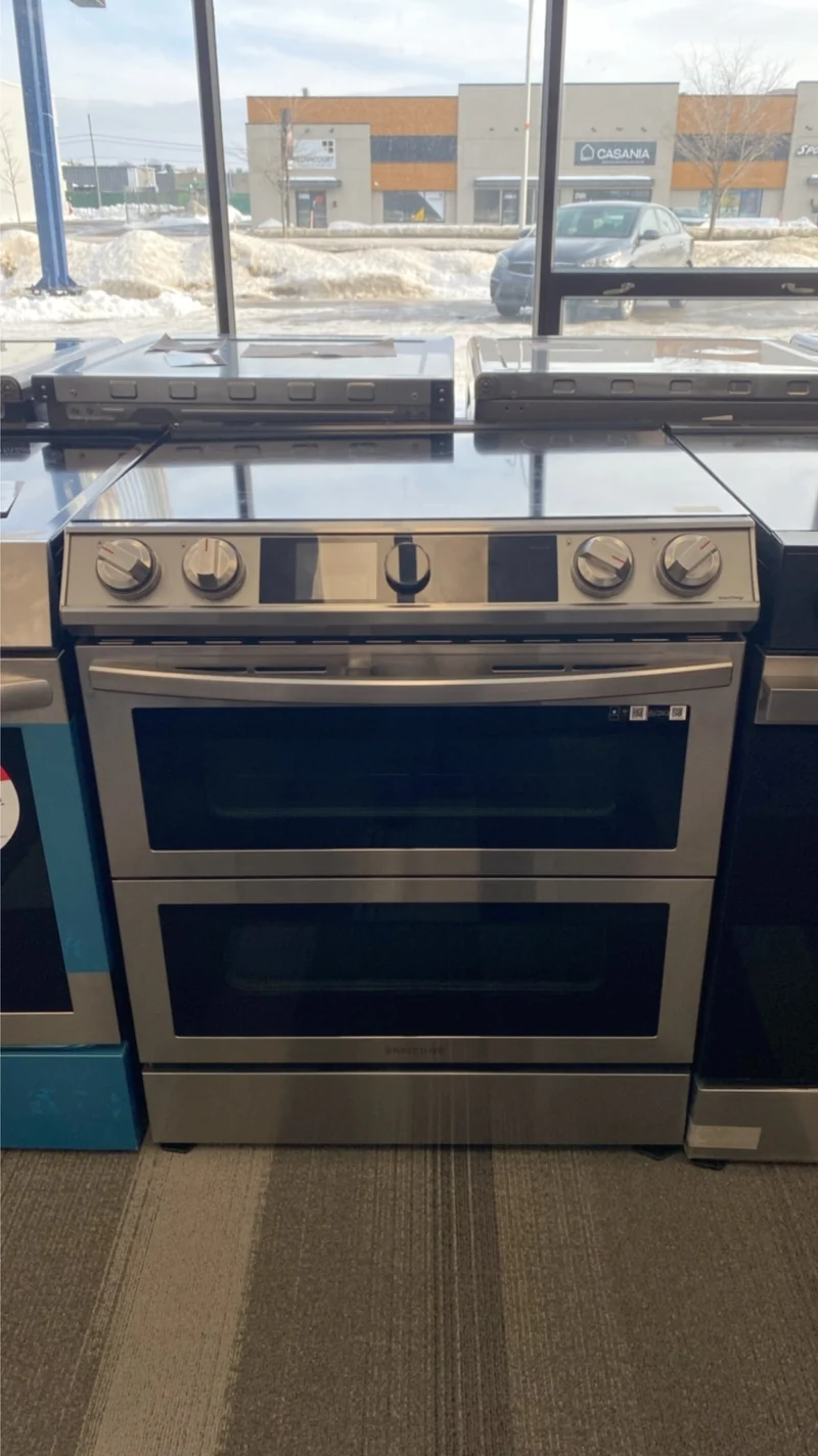Samsung 30 po 6.3 pi.cu - Autonettoyant - Convection - Air Fry -inox- NE63T8751SS - boîte ouverte