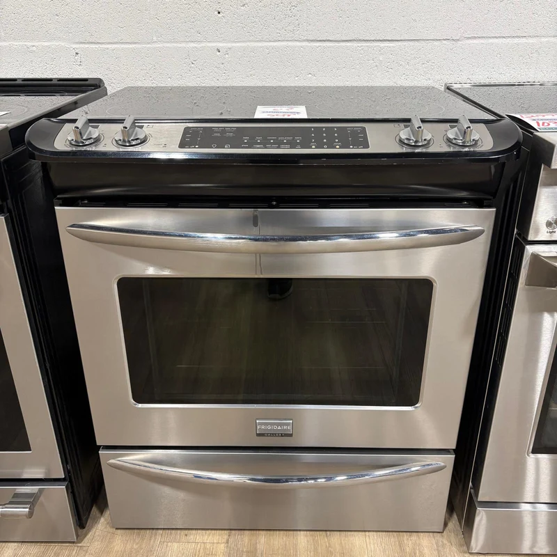 Frigidaire Gallery 30'' Cuisiniere Vitrocéramique encastrable - Inox - Reconditionnée