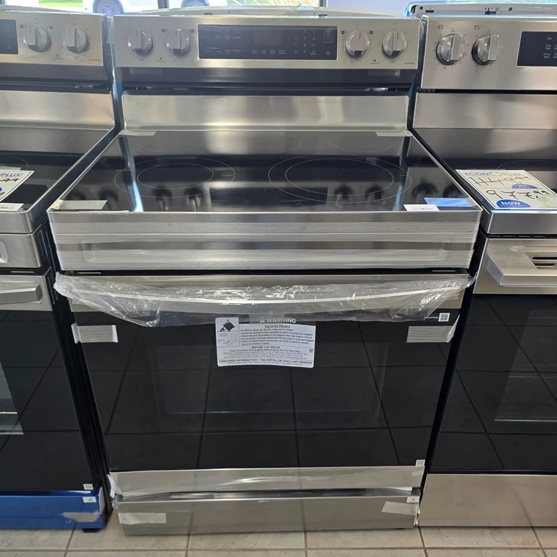 Samsung 30'' 6.3 pi cu. Cuisinière électrique Convection, Air fry, Self Clean- inox - NE63A6511SS - Boîte Ouverte