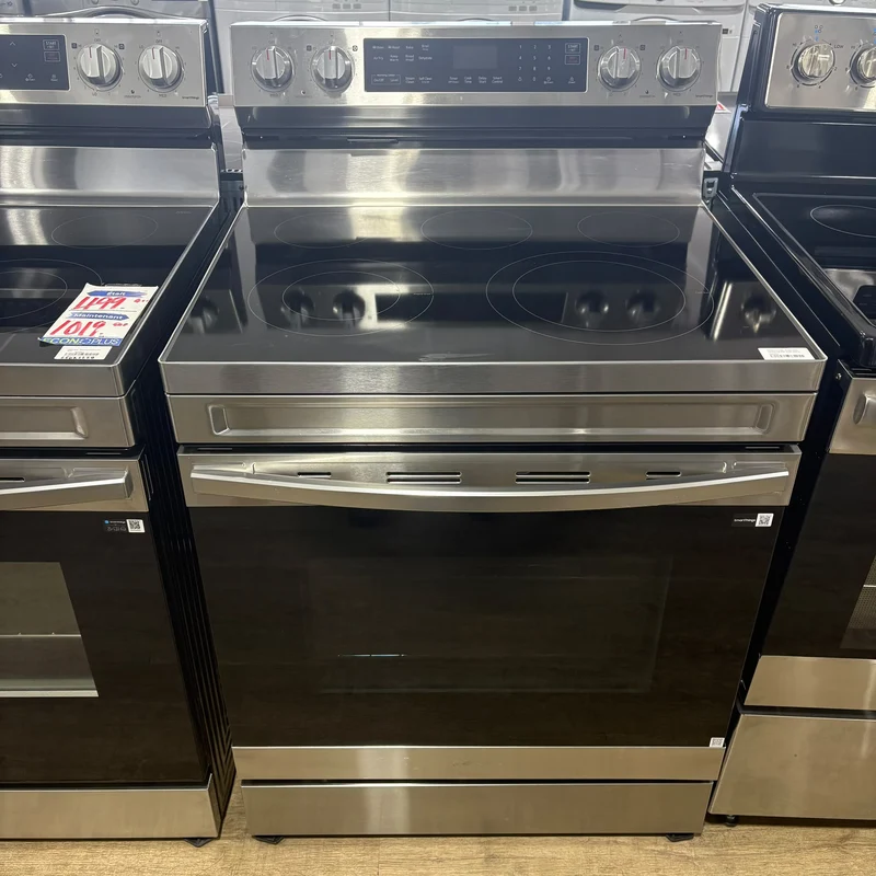 Samsung 30'' 6.3 pi cu. Cuisinière électrique Convection, Air fry, Self Clean- inox - NE63A6511SS - Boîte Ouverte