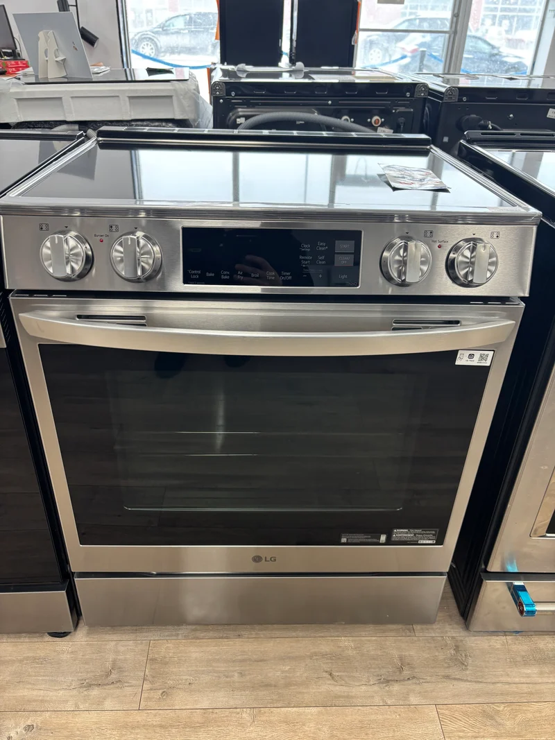 LG 30'' 6.3 pi. cu Cuisinière à induction - 4 brûleurs - 1 Four - inox - LSIL6334F -NEUF