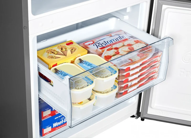 Hisense 28 po 14.7 pi. cu. Réfrigérateur - Profondeur comptoir - inox- RB15A2CSE - Boîte Ouverte