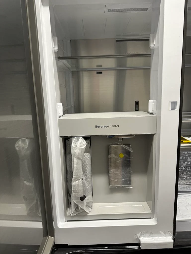 Samsung 36'' 22.8 pi. cu Réfrigérateur à porte Française Profondeur Comptoir - Inox - Bespoke RF23BB8600APAA - Boite Ouverte