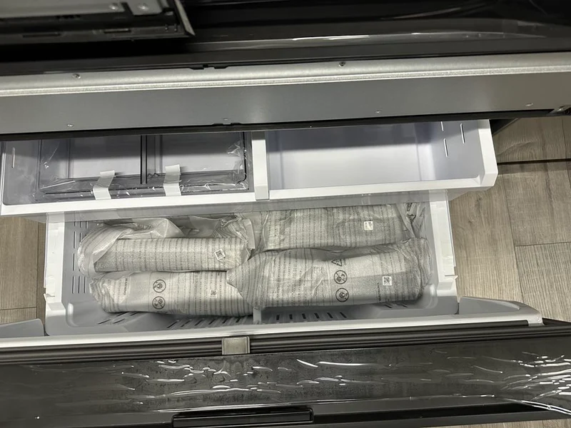 Samsung 36'' 22.8 pi. cu Réfrigérateur à porte Française Profondeur Comptoir - Inox - Bespoke RF23BB8600APAA - Boite Ouverte
