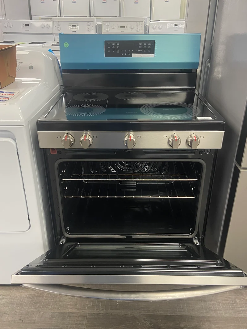Frigidaire Gallery Cuisinière 30 po 5.3 pc - convection - auto-nettoyant - Inox - GCRE306CBF - boîte ouverte