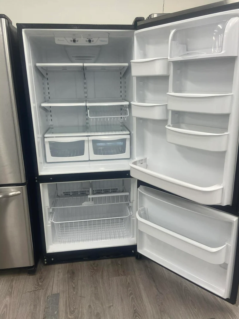 Amana 30'' Réfrigérateur Congélateur Inférieur - Inox - Reconditionné