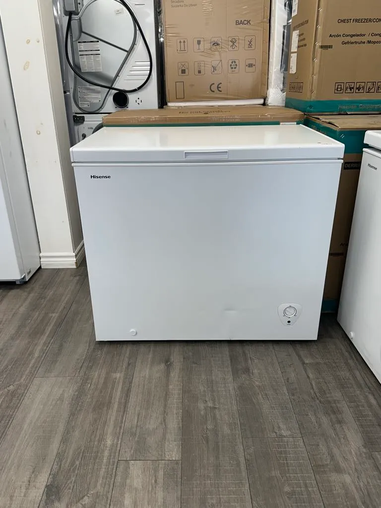 Hisense 38'' 8.8 pi.cu. 43 dBa - Congélateur Coffre - blanc -FC88D6CWD - boîte ouverte