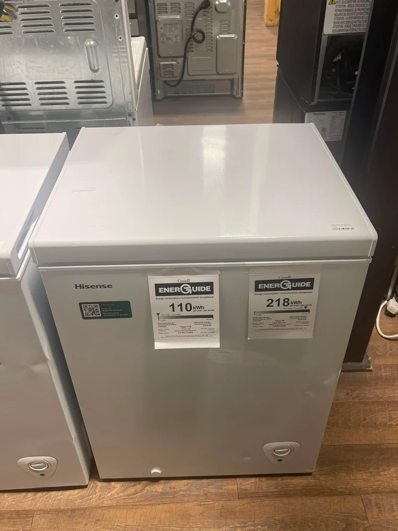 Hisense 38'' 8.8 pi.cu. 43 dBa - Congélateur Coffre - blanc -FC88D6CWD - boîte ouverte